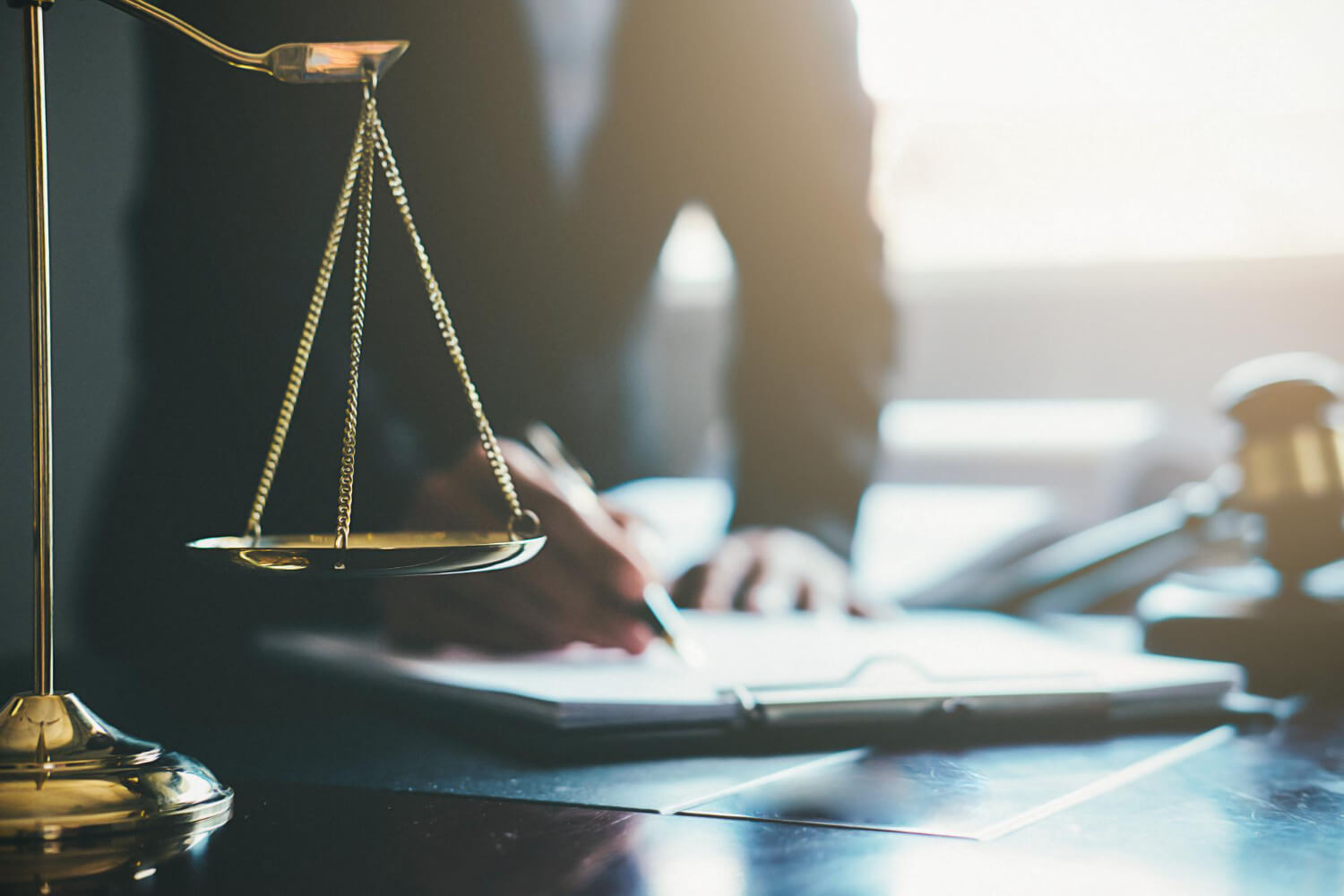 עורך דין צוואות וירושות המדריך האסטרטגי לניהול הון משפחתי והגנה על מורשת